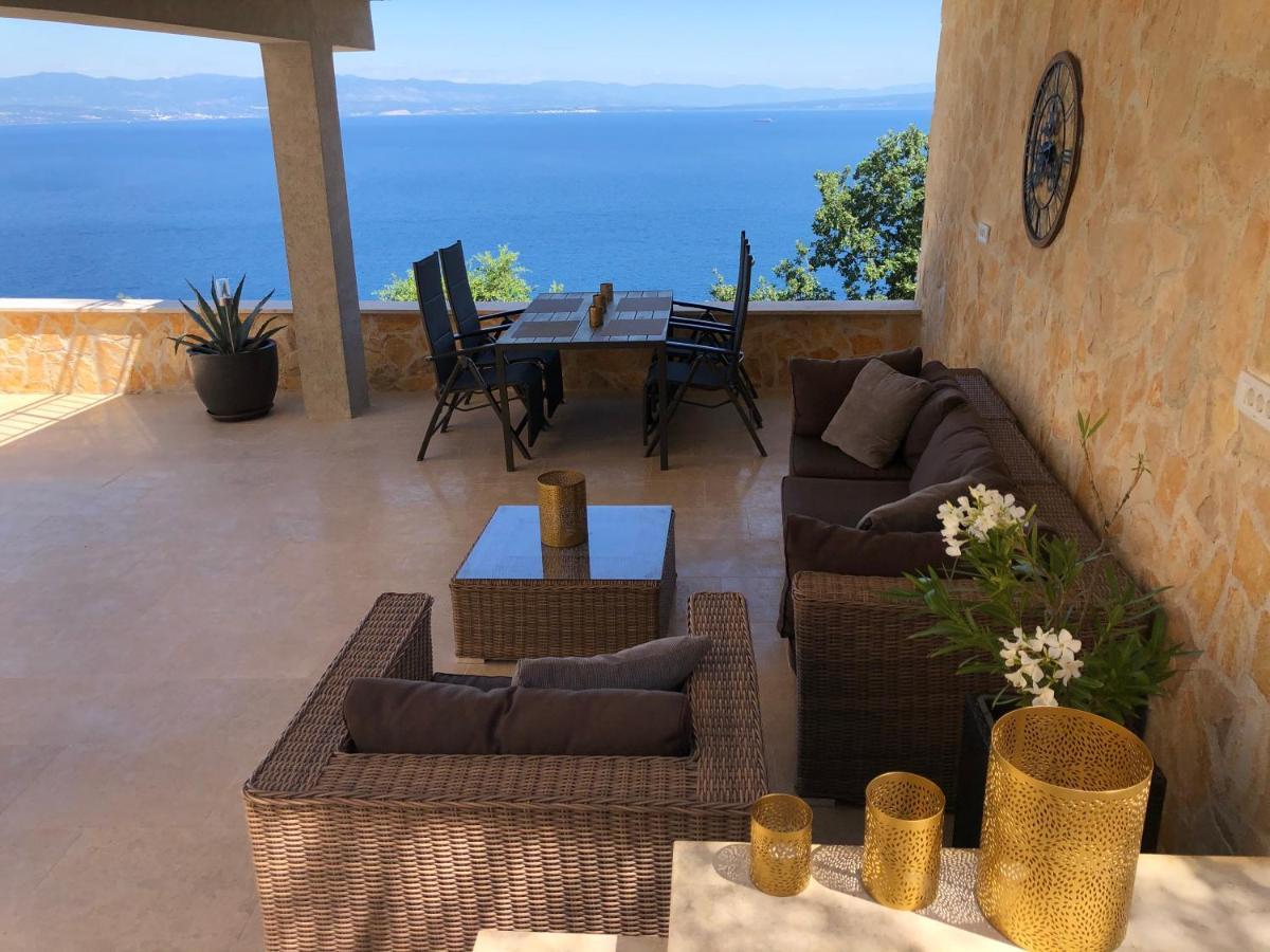 Casa Mariela Apartment Ловран Екстериор снимка