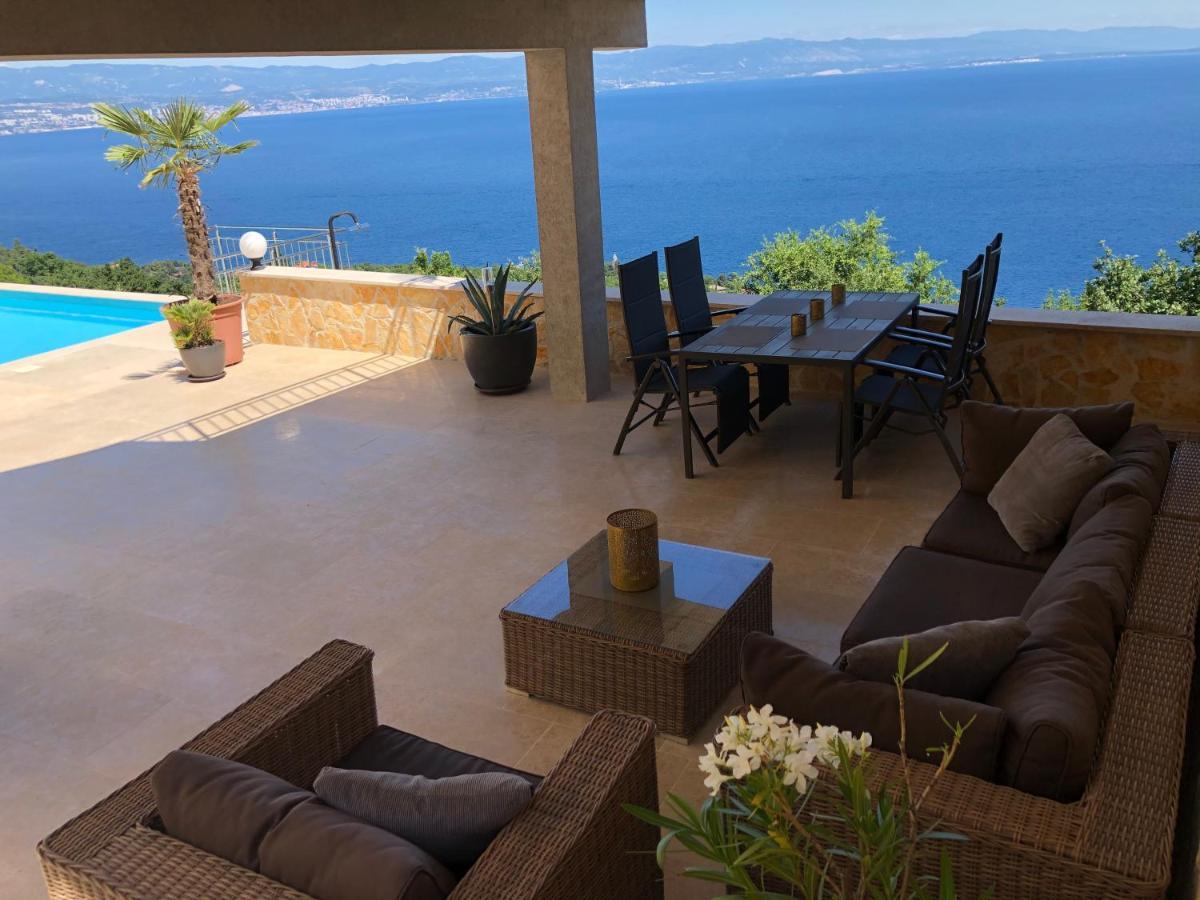 Casa Mariela Apartment Ловран Екстериор снимка